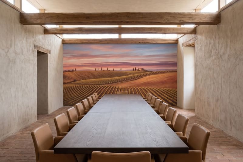 Carta da parati Crinali al Crepuscolo© in una sala conferenze d'albergo