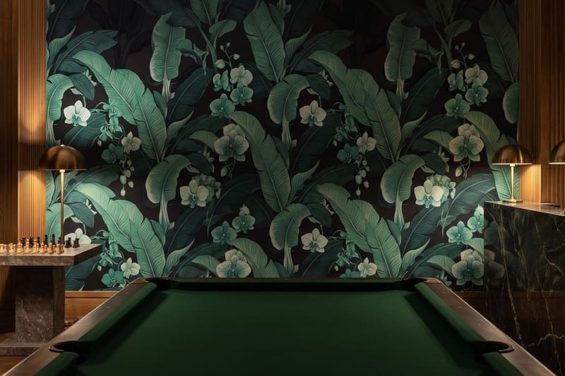 Carta da parati Notte di Giada© in una sala giochi d'albergo